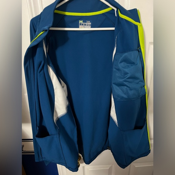 Under Armour Running Jacket - Picture 3 of 6